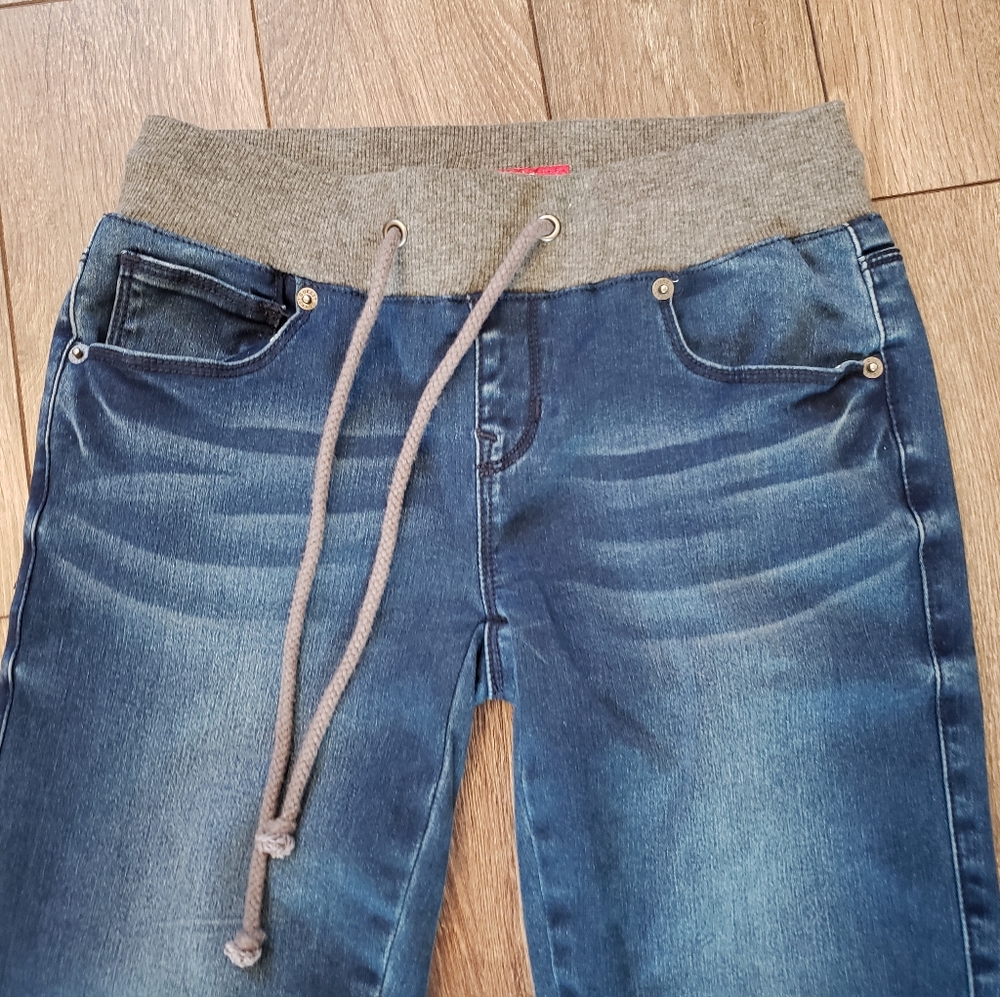 Guess Pull on Jeans, 24" waist